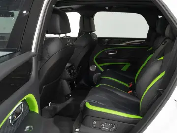 BENTLEY Bentayga V8 Speed  CC-Brakes Akrapovic