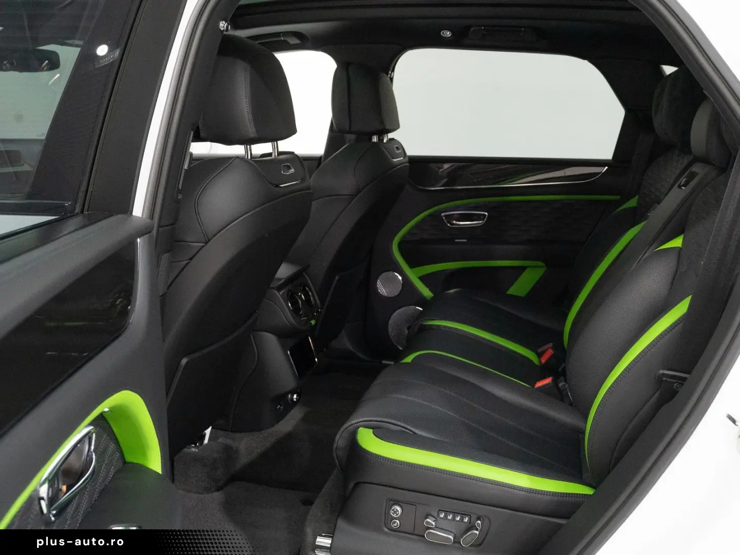 BENTLEY Bentayga V8 Speed  CC-Brakes Akrapovic