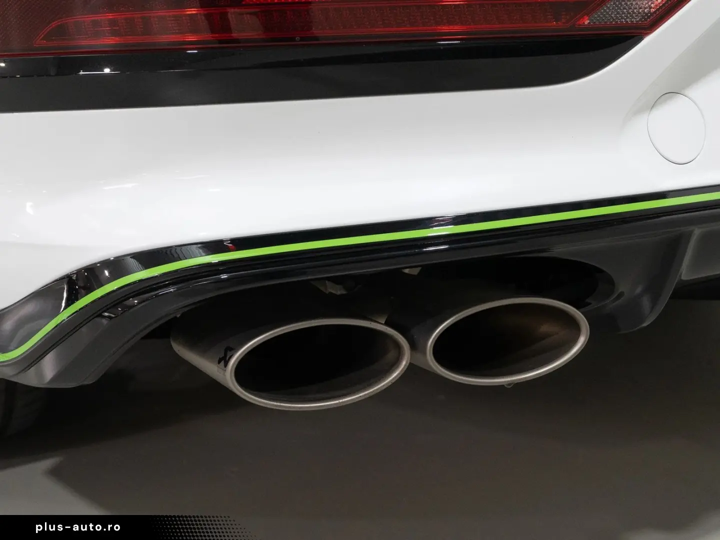 BENTLEY Bentayga V8 Speed  CC-Brakes Akrapovic