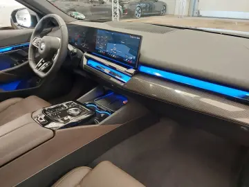 BMW 520d xDr.M Sport ACC SuView KomfS Belüft.H K