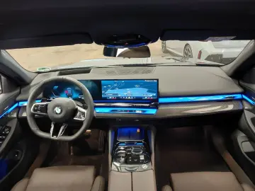 BMW 520d xDr.M Sport ACC SuView KomfS Belüft.H K