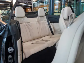 MERCEDES-BENZ CLE 220 d Cabrio macchiato rotes Verde…