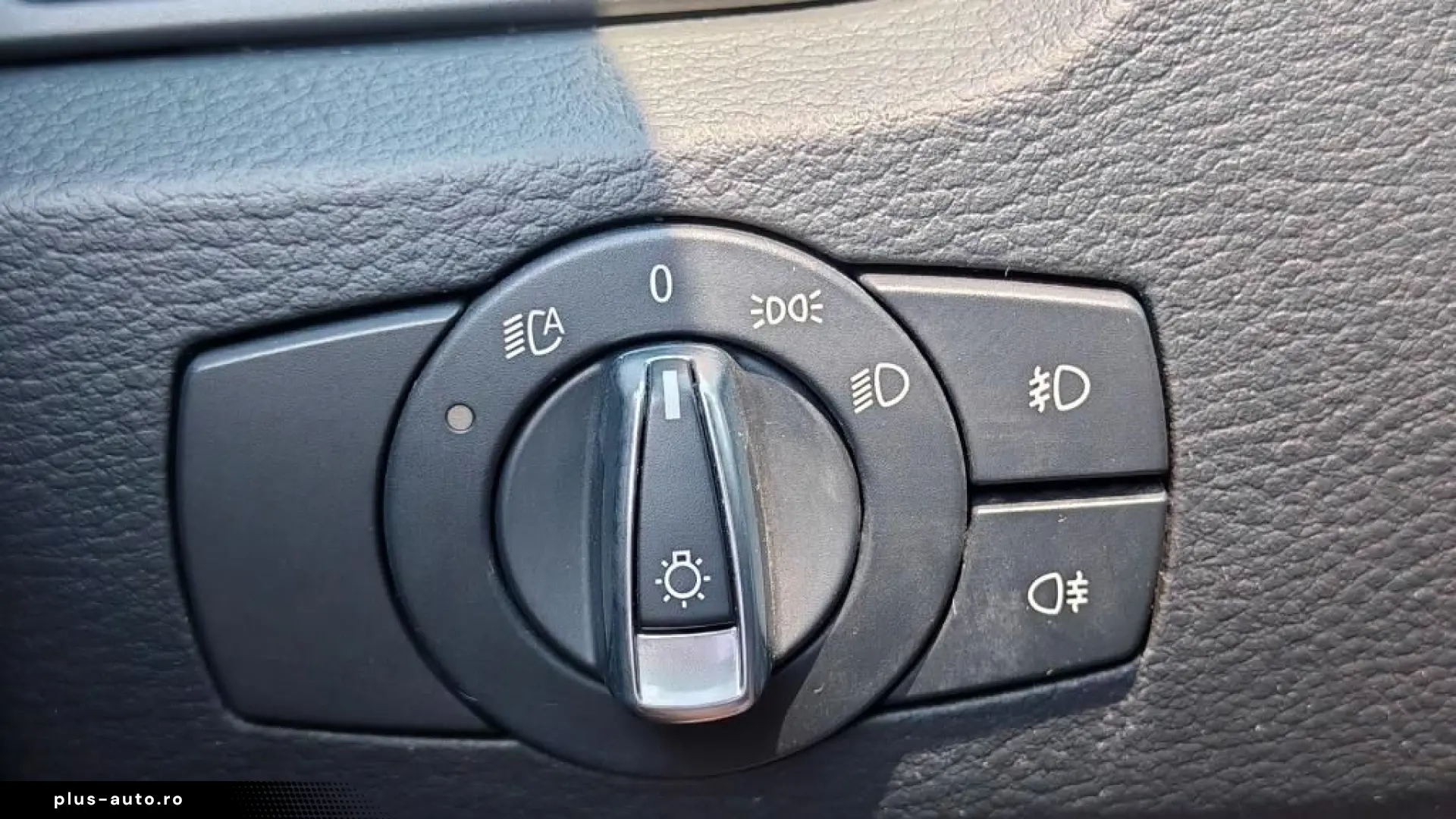 BMW X1 Diesel 4X4 X-Drive Automat 2013 Rate   Credit   Leasi