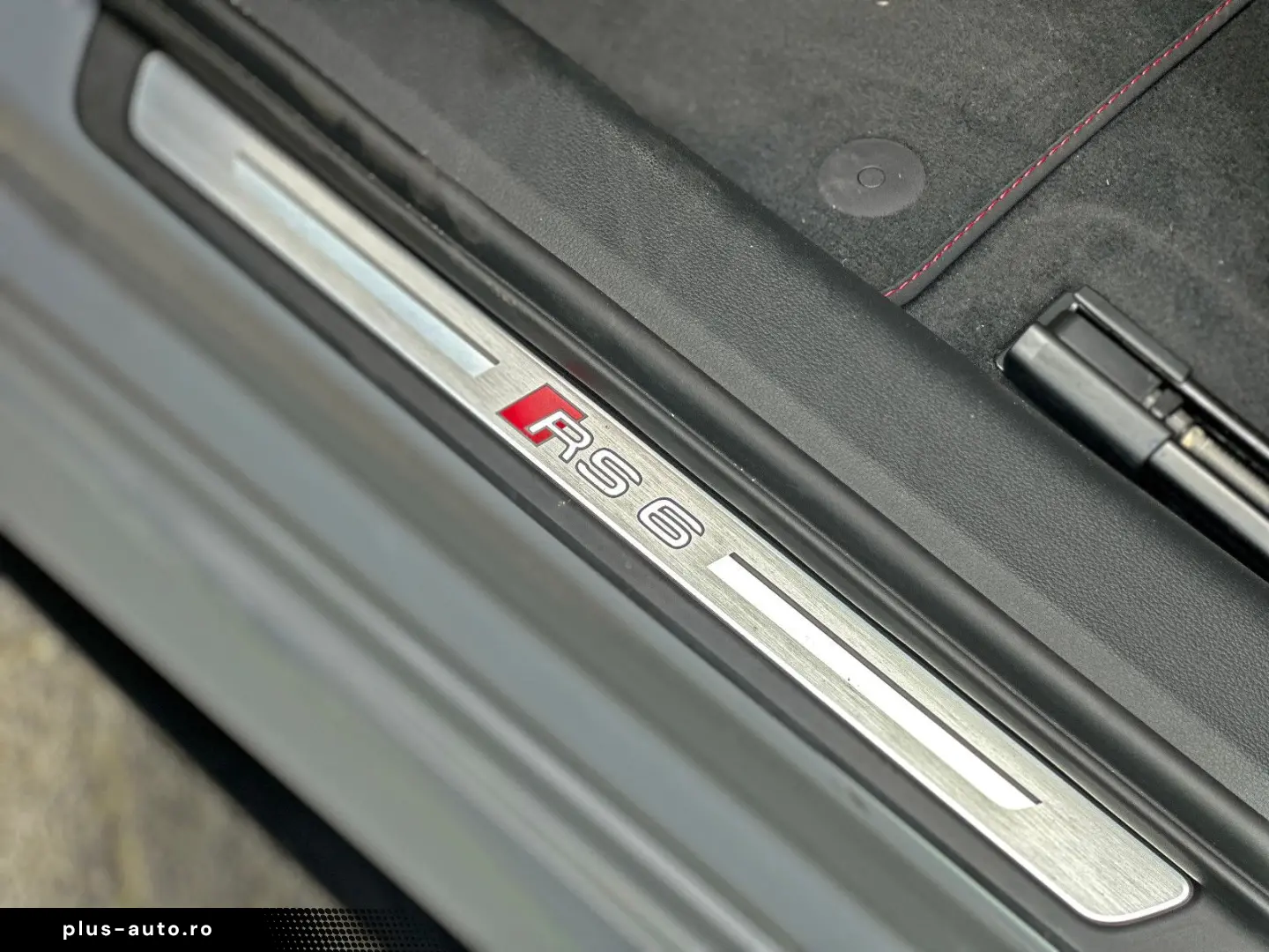 AUDI RS6 Avant BLACK PANO HUD NIGHT