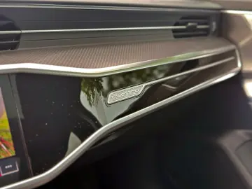 AUDI RS6 Avant BLACK PANO HUD NIGHT