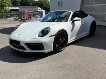 PORSCHE 992 GTS Cabrio LED-Matrix PDCC HA-Lenkung