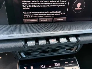 PORSCHE 992 GTS Cabrio LED-Matrix PDCC HA-Lenkung