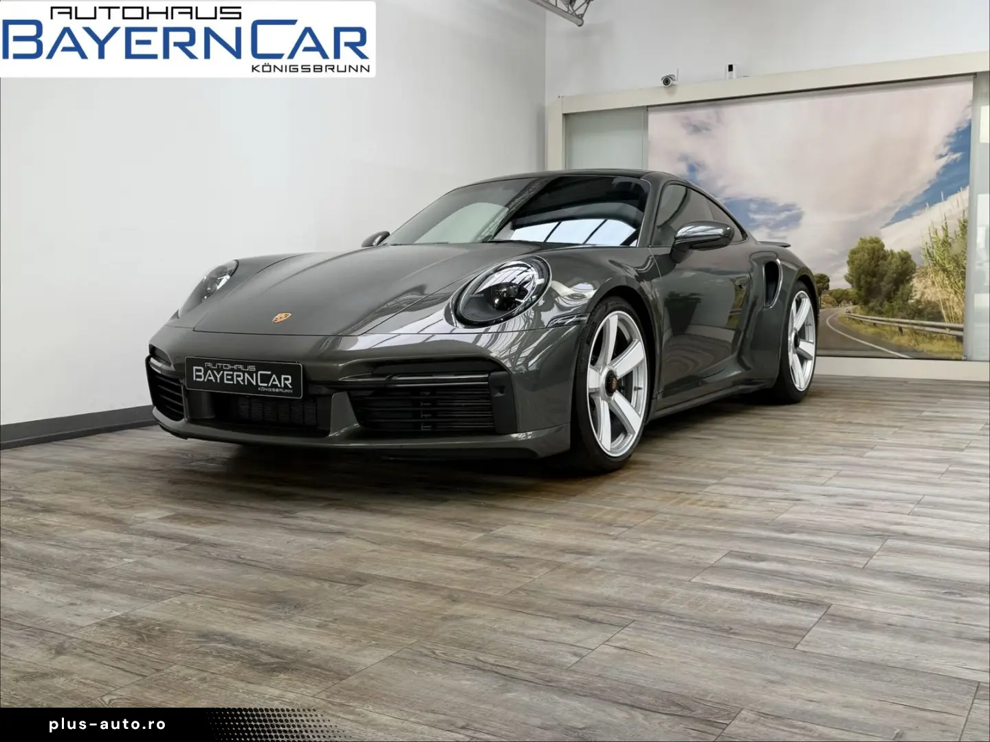 PORSCHE 992 Turbo S 50 Jahre Heritage 360  Glasdach