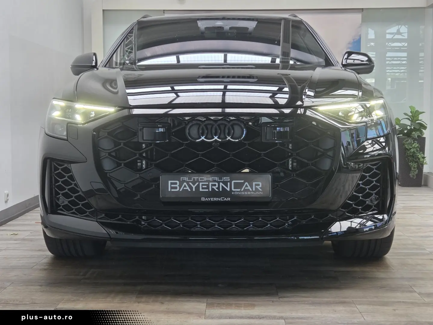 AUDI RSQ8 Sportabgas AHK Standhzg. Black  RS-Design