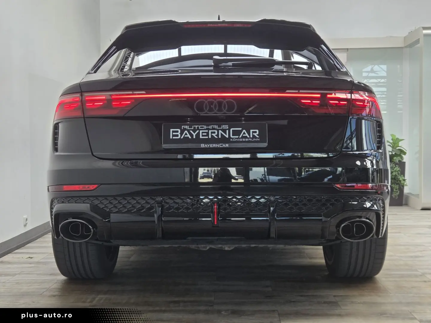 AUDI RSQ8 Sportabgas AHK Standhzg. Black  RS-Design