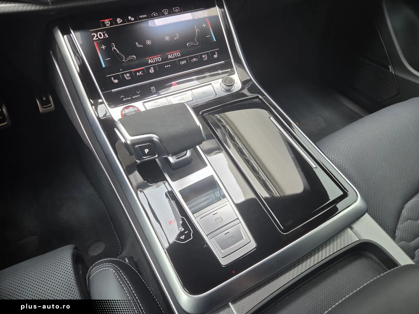 AUDI RSQ8 Sportabgas AHK Standhzg. Black  RS-Design