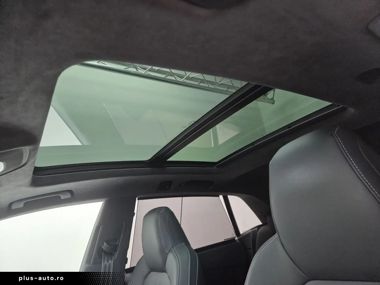 AUDI RSQ8 Sportabgas AHK Standhzg. Black  RS-Design