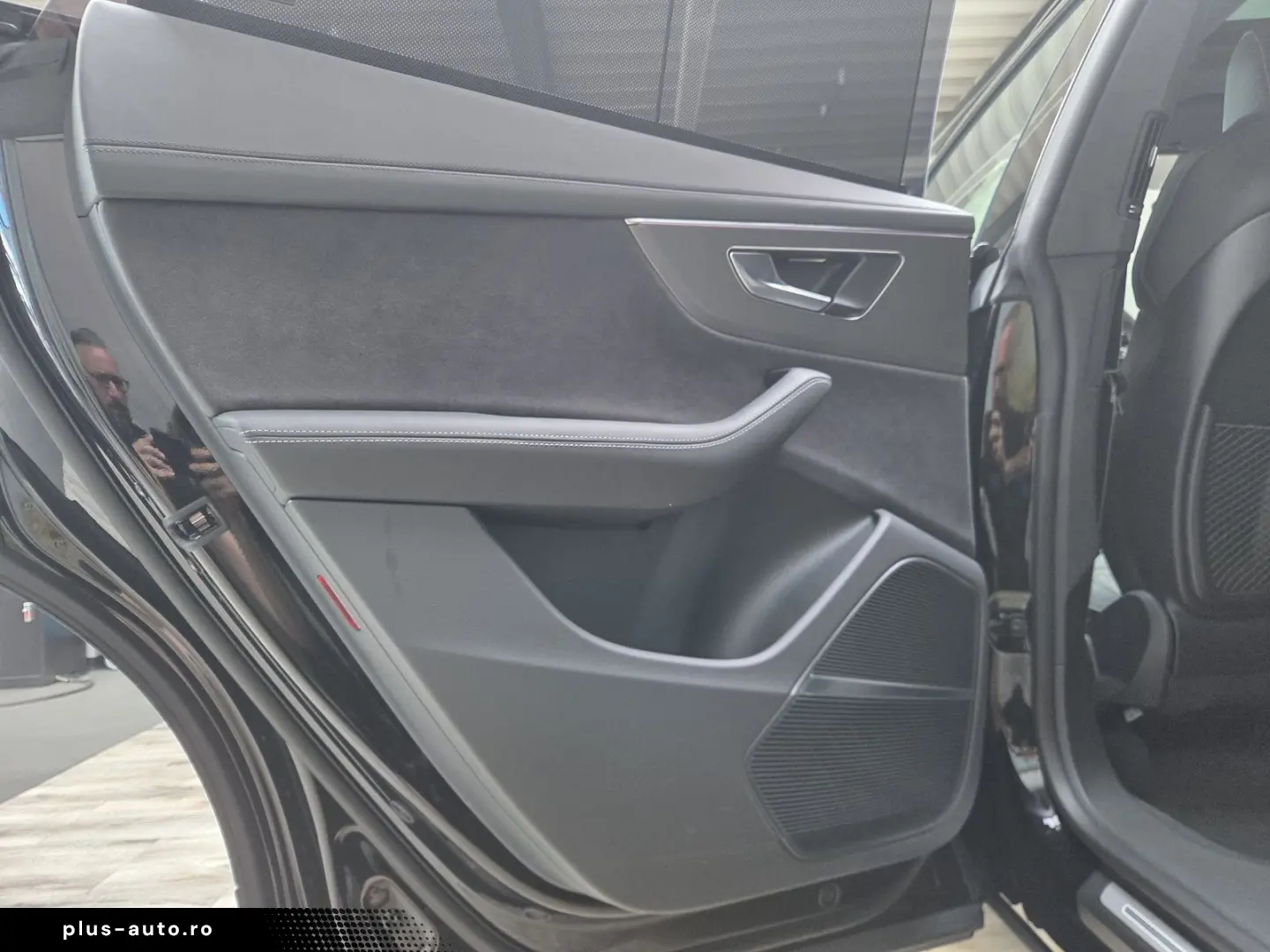 AUDI RSQ8 Sportabgas AHK Standhzg. Black  RS-Design