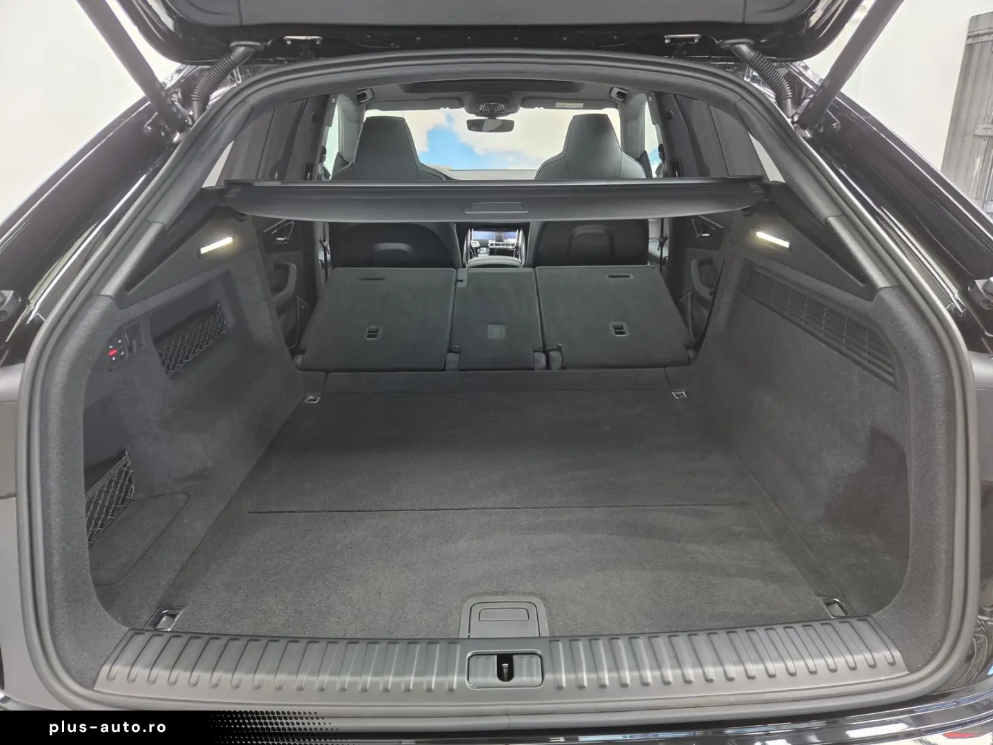 AUDI RSQ8 Sportabgas AHK Standhzg. Black  RS-Design