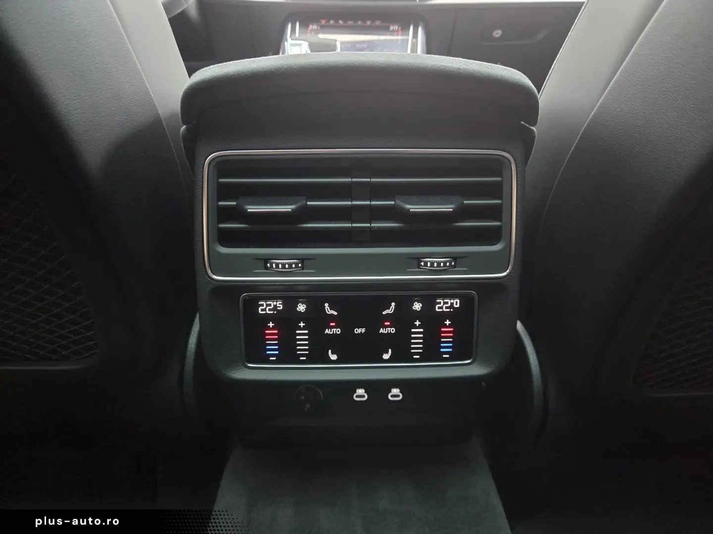 AUDI RSQ8 Sportabgas AHK Standhzg. Black  RS-Design