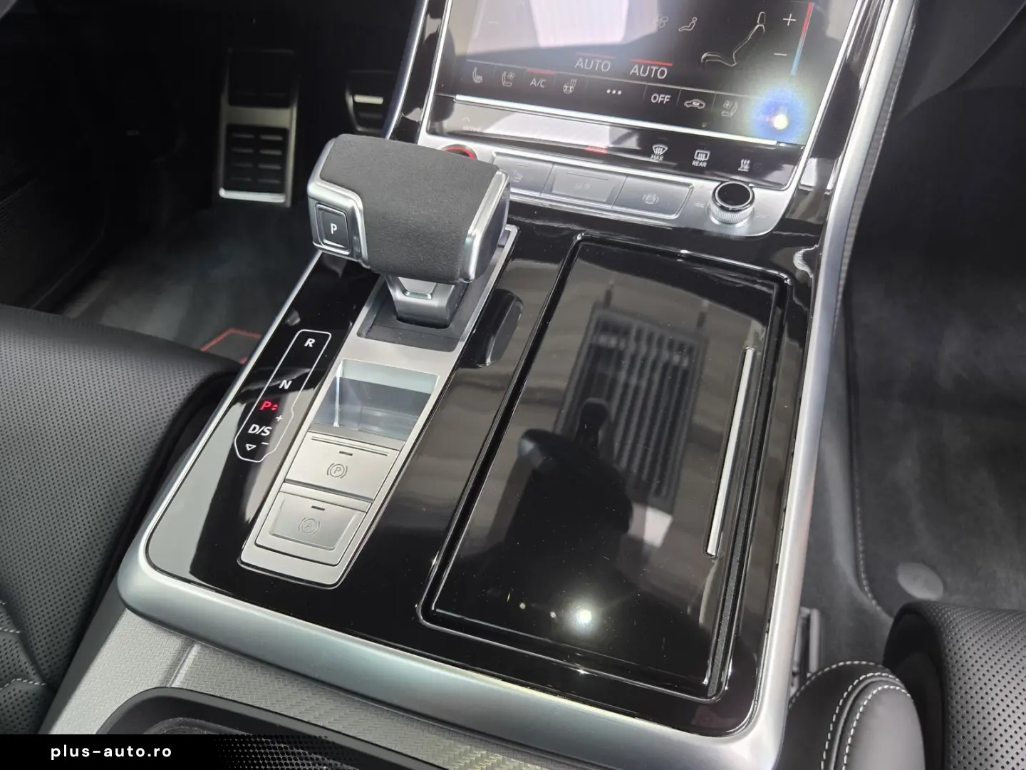 AUDI RSQ8 Sportabgas AHK Standhzg. Black  RS-Design