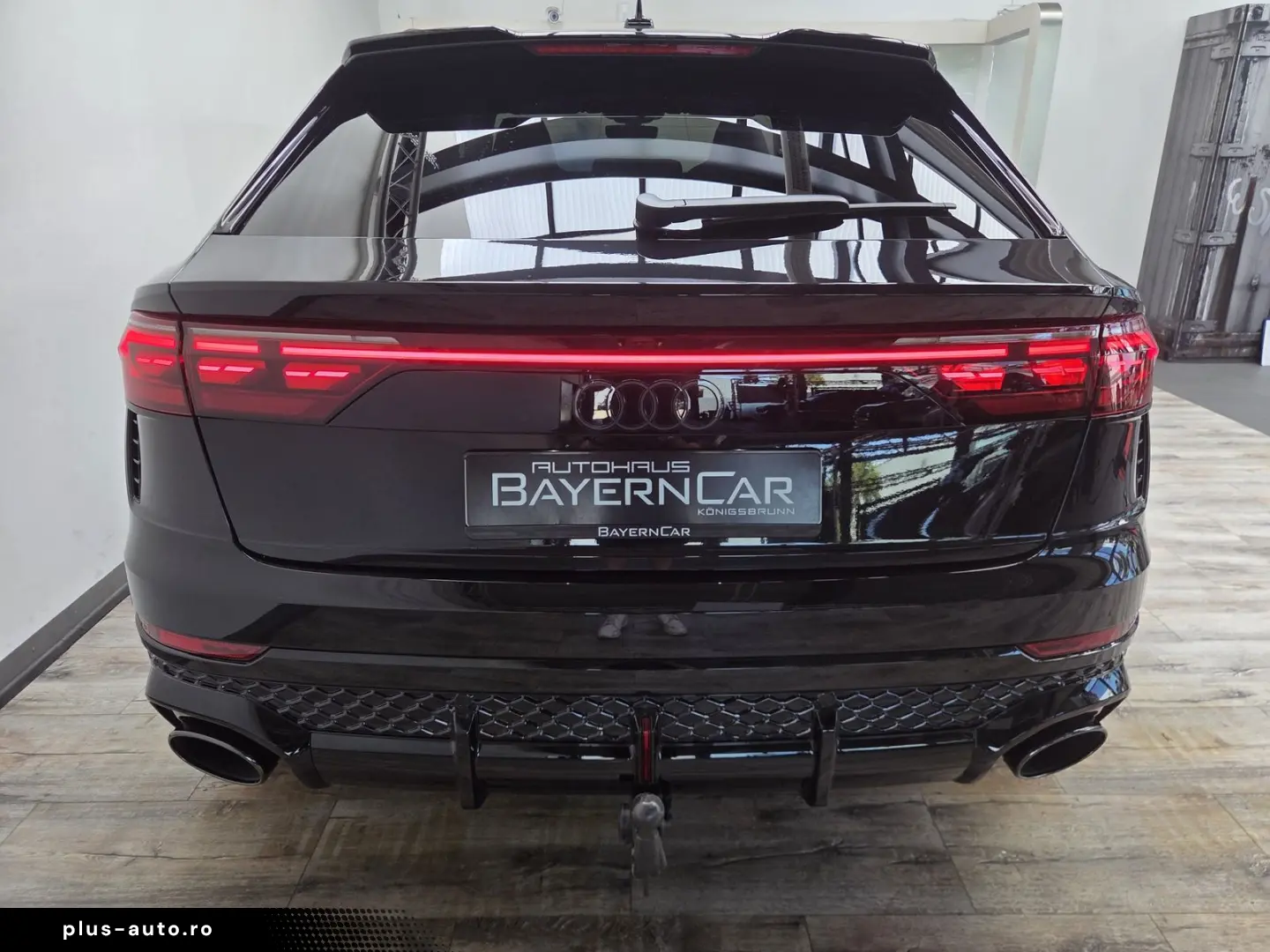 AUDI RSQ8 Sportabgas AHK Standhzg. Black  RS-Design