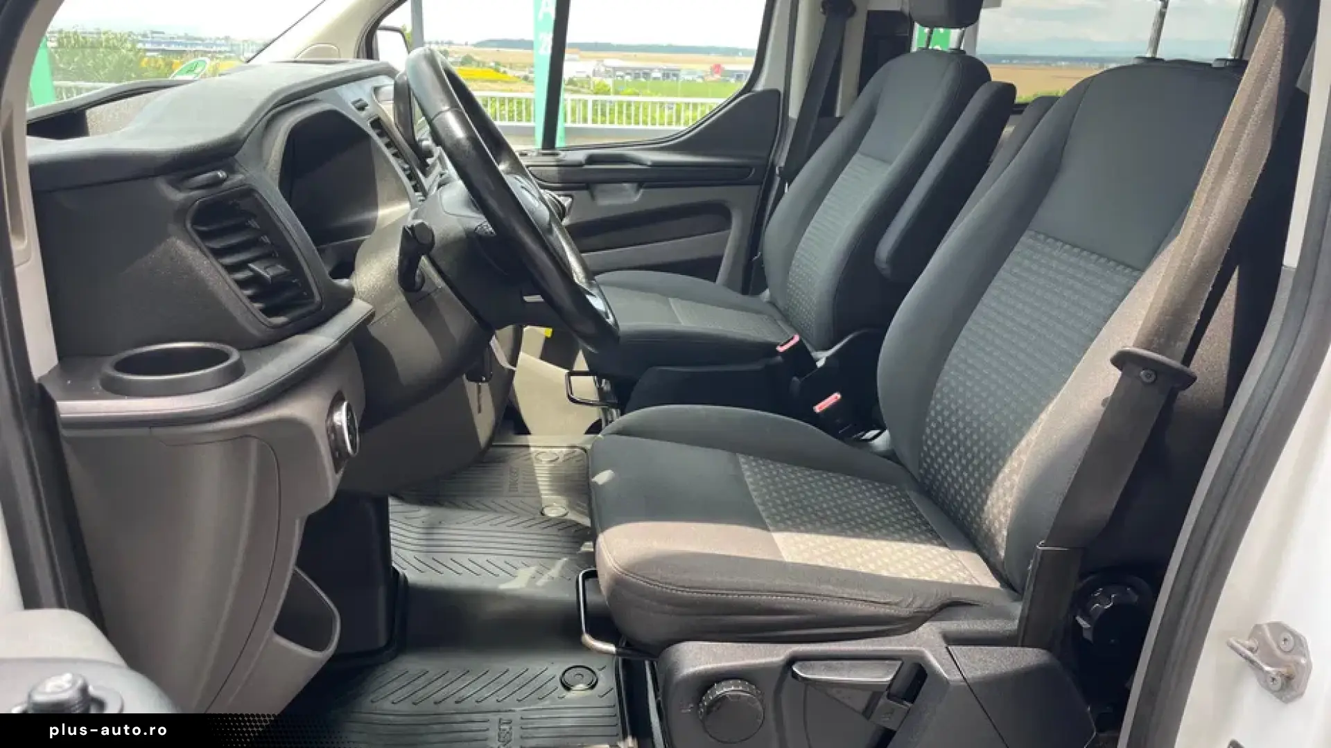 Ford Transit Custom 2.0TDCI 170CP  2020 L2H1 - 3 BUC