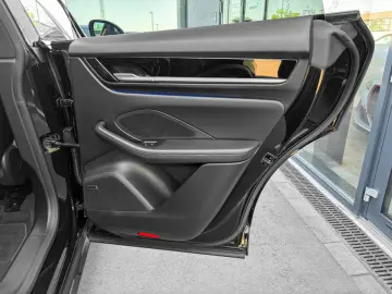 PORSCHE Macan MACAN 4S  PTM PASM PDLS  RACE-TEX 360