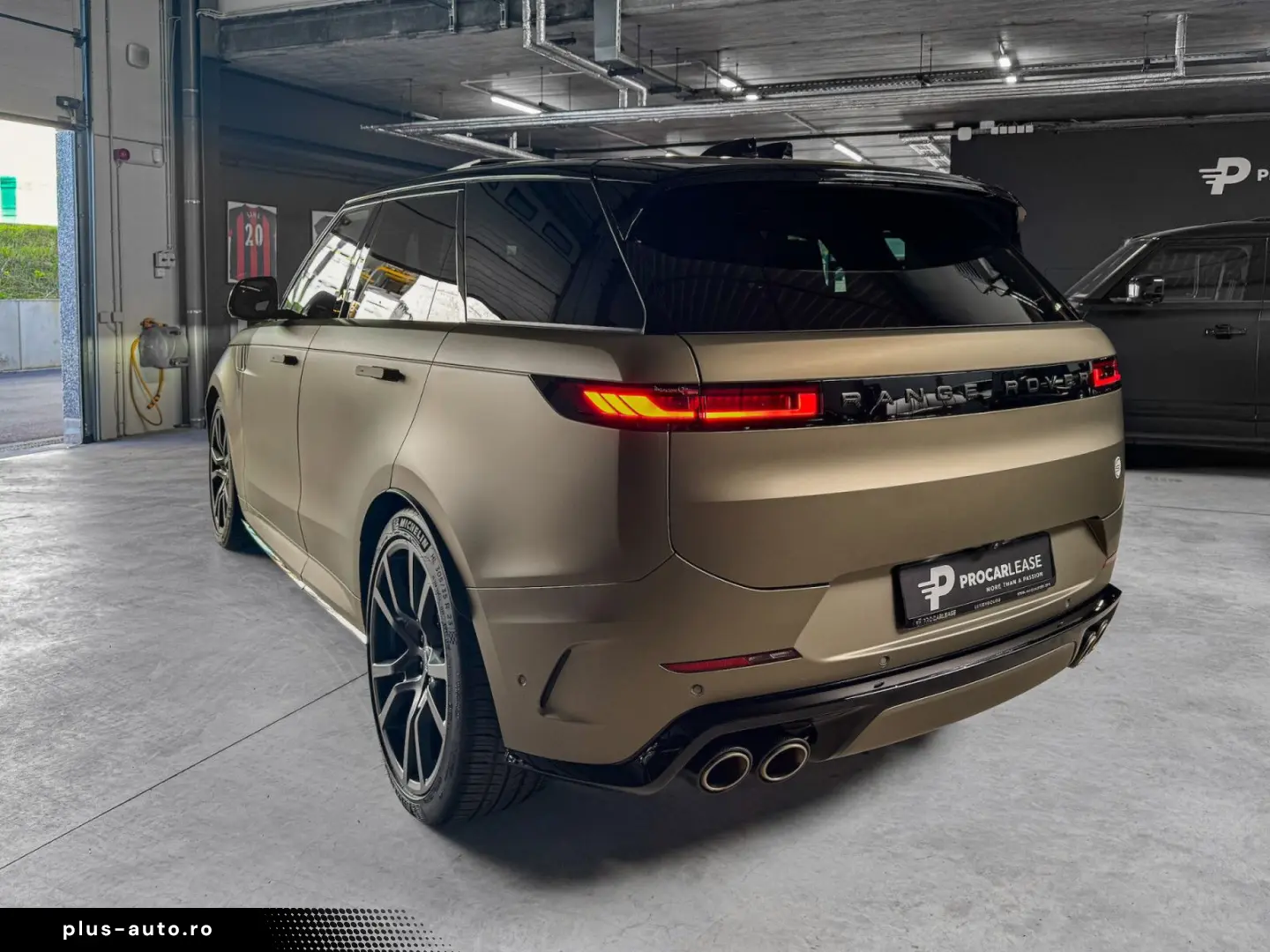 LAND ROVER Range Rover Sport SV EDITION ONE CARBON BRONZE