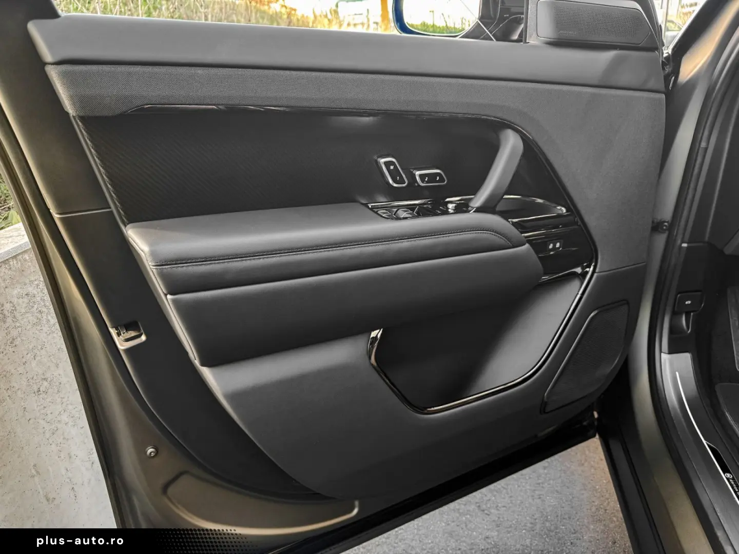 LAND ROVER Range Rover Sport SV EDITION ONE CARBON BRONZE