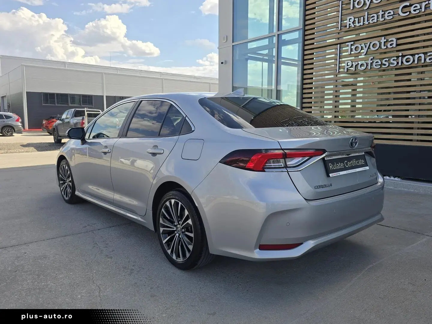 Toyota Corolla Sedan 1.8 Hybrid Dynamic
