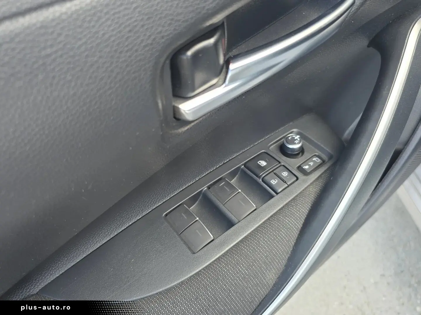 Toyota Corolla Sedan 1.8 Hybrid Dynamic