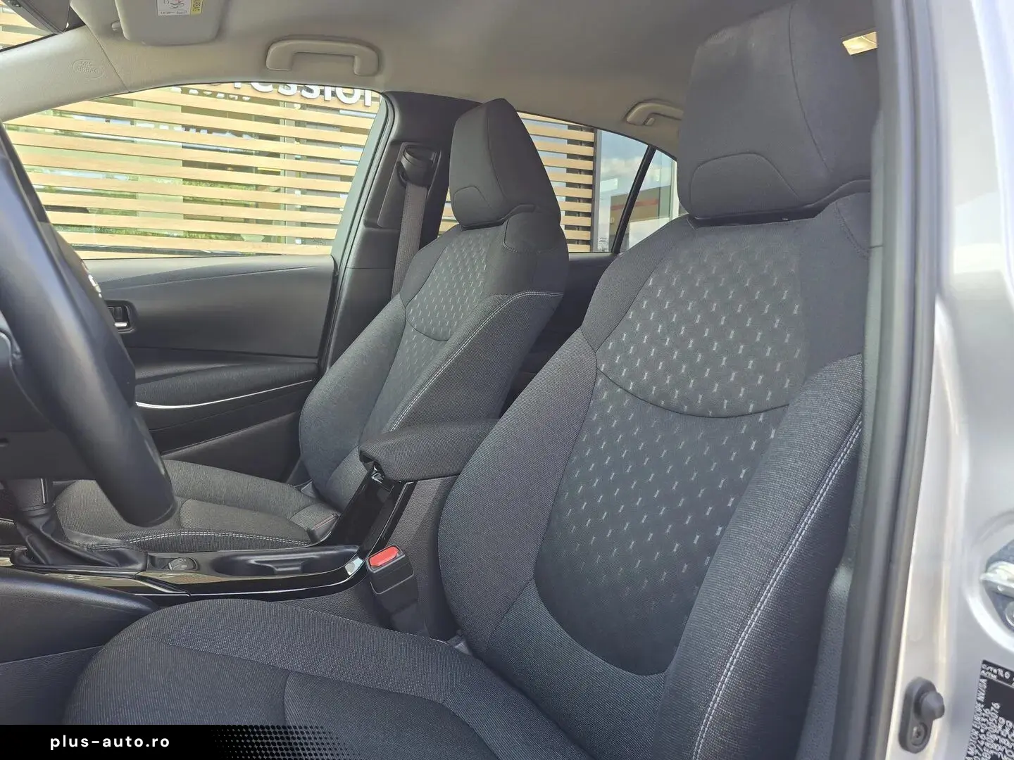 Toyota Corolla Sedan 1.8 Hybrid Dynamic