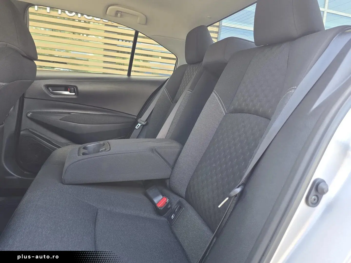Toyota Corolla Sedan 1.8 Hybrid Dynamic