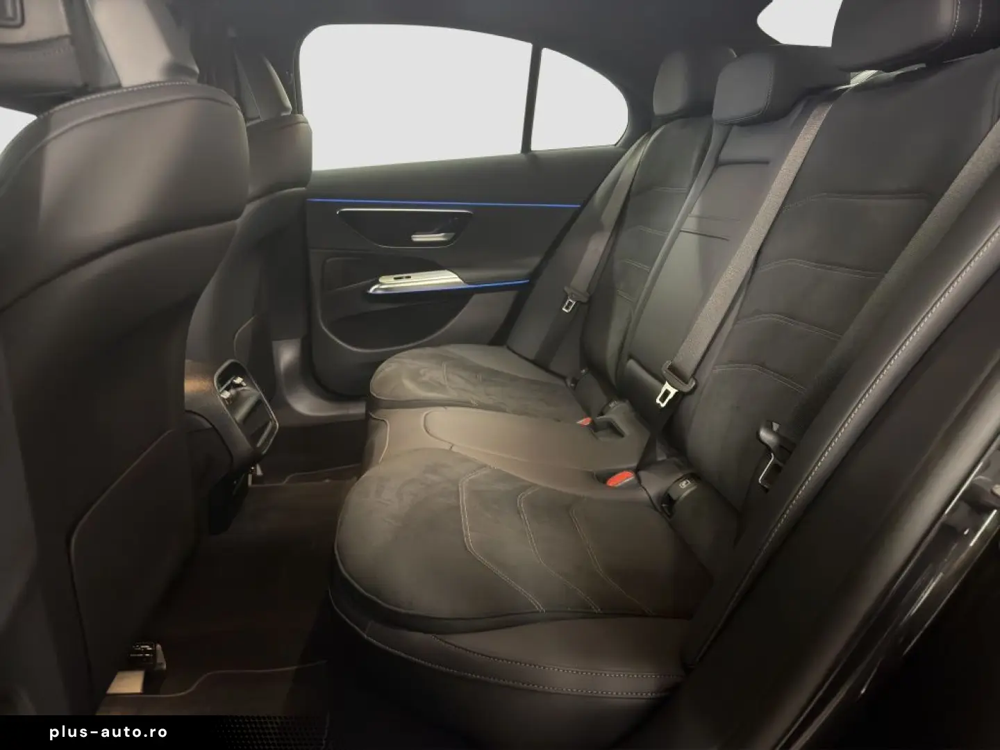 MERCEDES-BENZ E 220 d 4MATIC Limousine AMG NightPaket 360