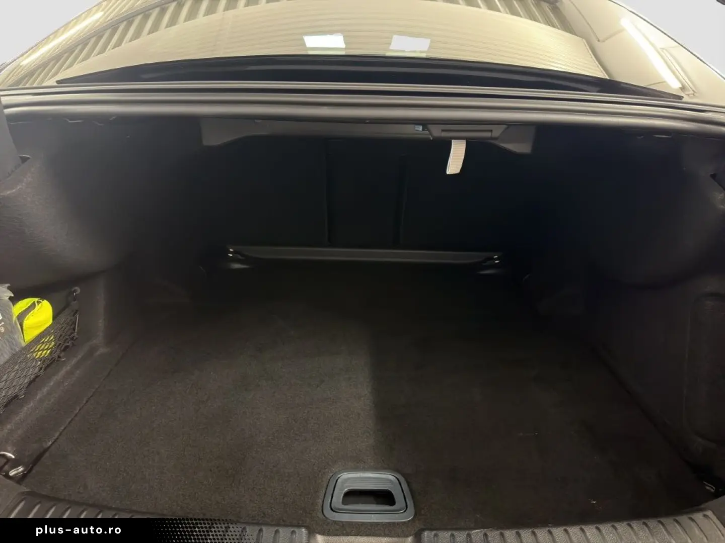 MERCEDES-BENZ E 220 d 4MATIC Limousine AMG NightPaket 360