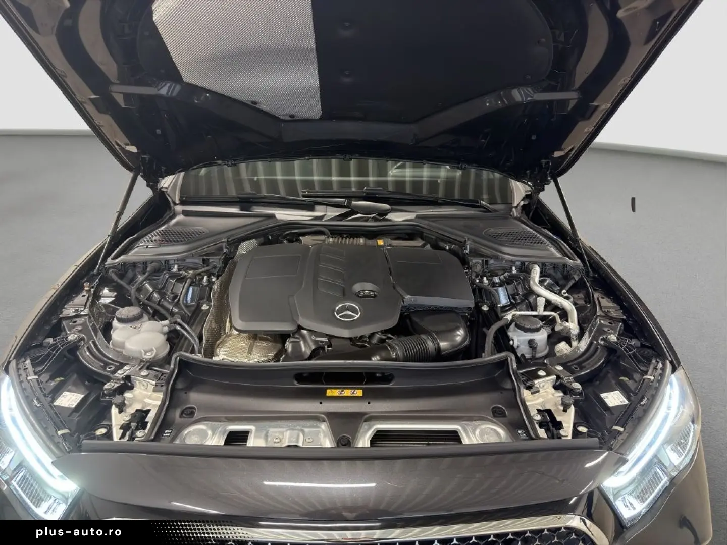 MERCEDES-BENZ E 220 d 4MATIC Limousine AMG NightPaket 360