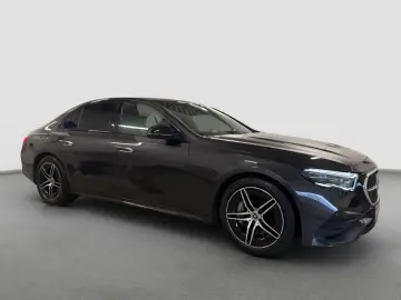 MERCEDES-BENZ E 220 d 4MATIC Limousine AMG NightPaket 360
