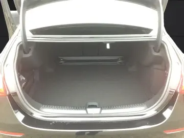 MERCEDES-BENZ E 200 4MATIC Avantgarde Edition Panoramadach
