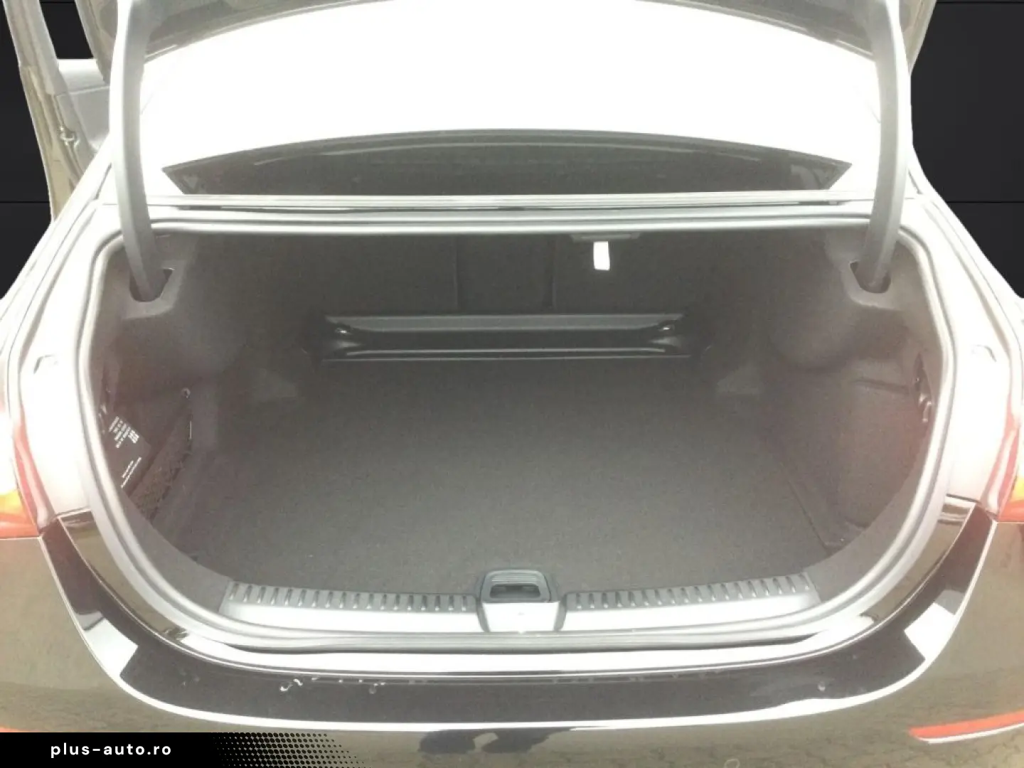MERCEDES-BENZ E 200 4MATIC Avantgarde Edition Panoramadach
