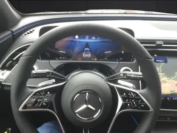 MERCEDES-BENZ E 200 4MATIC Avantgarde Edition Panoramadach