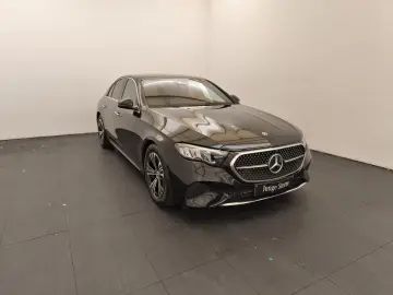 MERCEDES-BENZ E 200 AVANTGARDE Advanced Distronic Ambiente