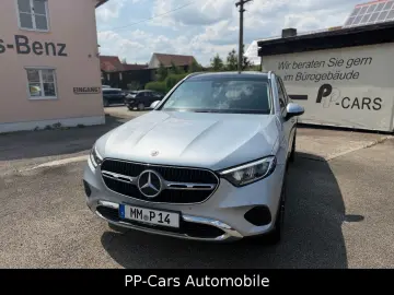MERCEDES-BENZ GLC 220 d 4M   PANO STHZG Park Kam.
