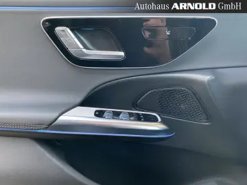 MERCEDES-BENZ E 300 T de 4M AMG  Night SUPERSCREEN Distr.