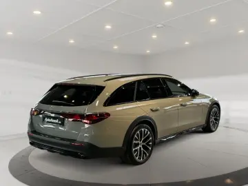 MERCEDES-BENZ E 300 de 4matic T All-Terrain Avantgarde MBUX