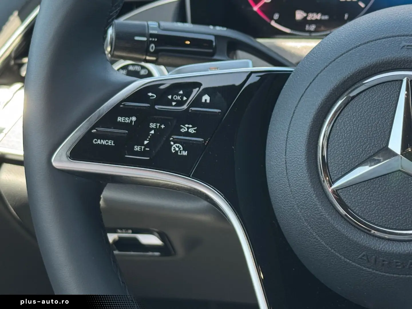 MERCEDES-BENZ E 220 d Exclusive Premium Akustik FahrassiPlus