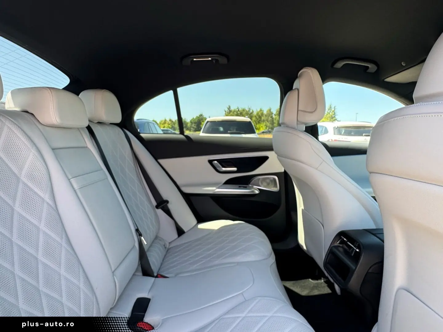 MERCEDES-BENZ E 220 d Exclusive Premium Akustik FahrassiPlus
