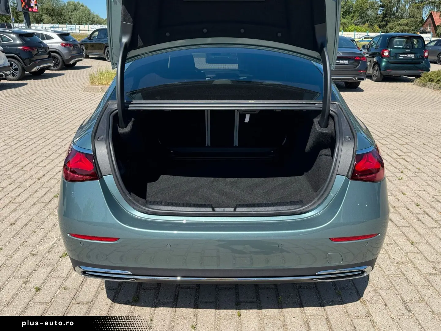 MERCEDES-BENZ E 220 d Exclusive Premium Akustik FahrassiPlus