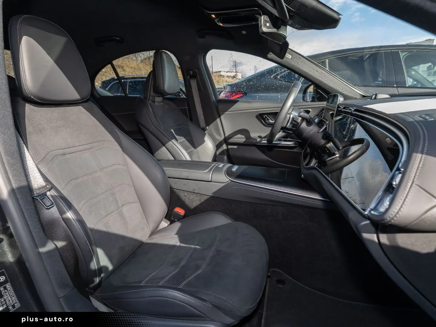 MERCEDES-BENZ E 300 de AMG Superscreen Hands-Free