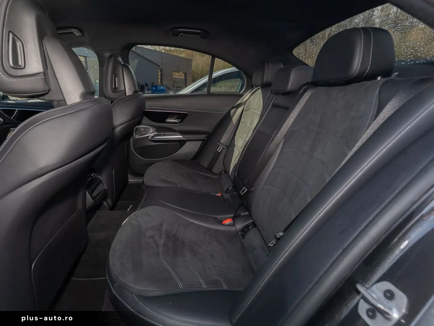 MERCEDES-BENZ E 300 de AMG Superscreen Hands-Free