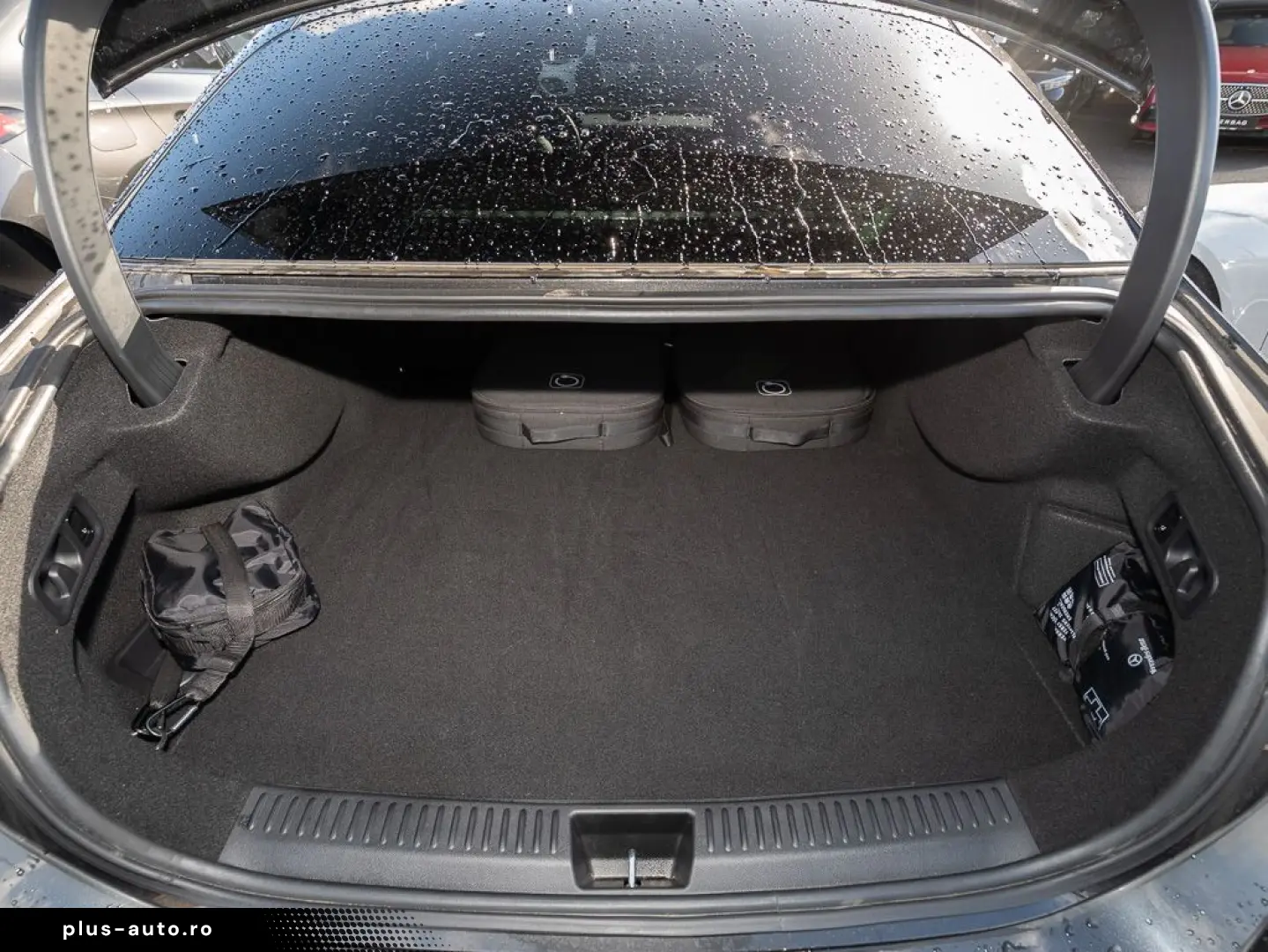 MERCEDES-BENZ E 300 de AMG Superscreen Hands-Free