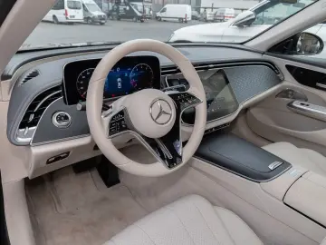 MERCEDES-BENZ E 200 Limousine Avantgarde Advanced Pano Distr