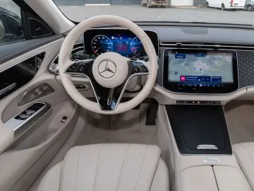MERCEDES-BENZ E 200 Limousine Avantgarde Advanced Pano Distr