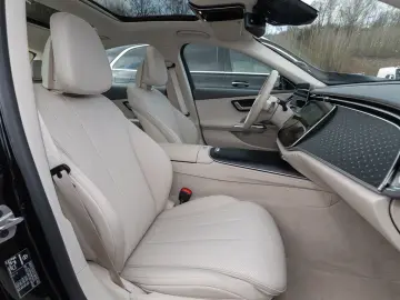 MERCEDES-BENZ E 200 Limousine Avantgarde Advanced Pano Distr