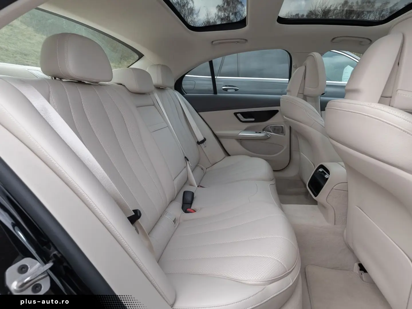MERCEDES-BENZ E 200 Limousine Avantgarde Advanced Pano Distr